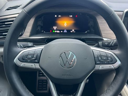 Used 2025 Volkswagen Atlas SEL Premium R-Line image 21