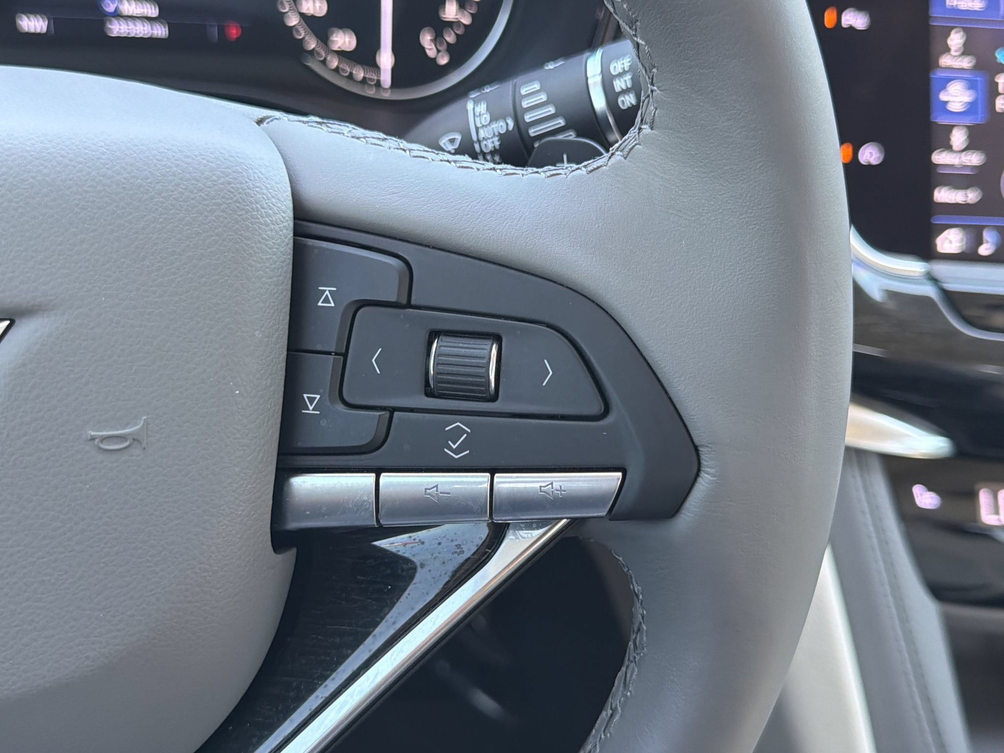 Used 2020 Cadillac XT6 Premium Luxury FWD image 9