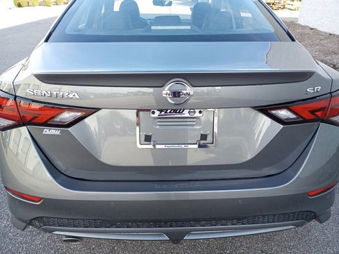 Used 2022 Nissan Sentra SR w/ SR Premium Package FWD image 14