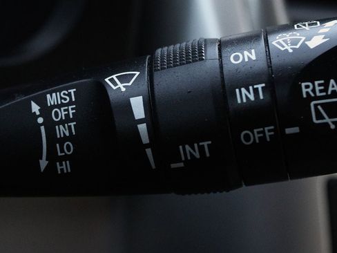 Used 2018 Toyota Highlander Limited image 25