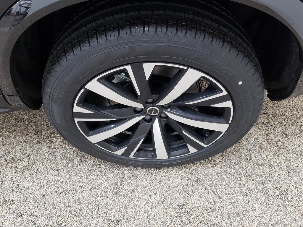 New 2025 Volvo XC90 T8 Core w/ Protection Package Premier AWD/4WD image 12