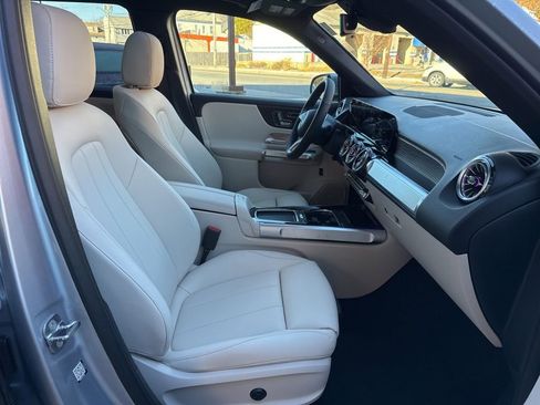New 2026 Mercedes-Benz GLB 250 4MATIC image 16