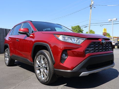 Used 2020 Toyota RAV4 Limited image 7