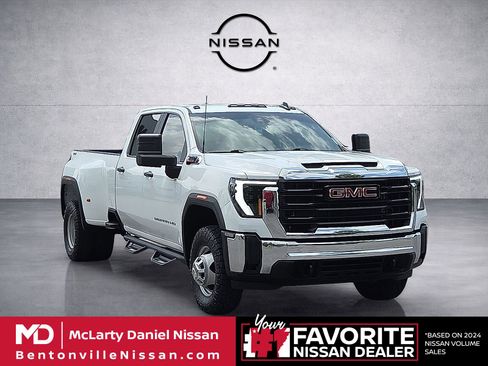 Used 2024 GMC Sierra 3500 Pro AWD/4WD image 1