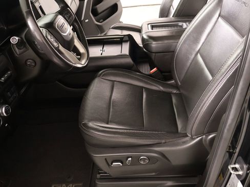 Used 2021 GMC Yukon XL Denali w/ Denali Ultimate Package AWD/4WD image 11