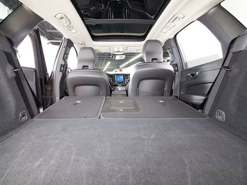 Certified 2025 Volvo XC60 B5 Core AWD/4WD image 26