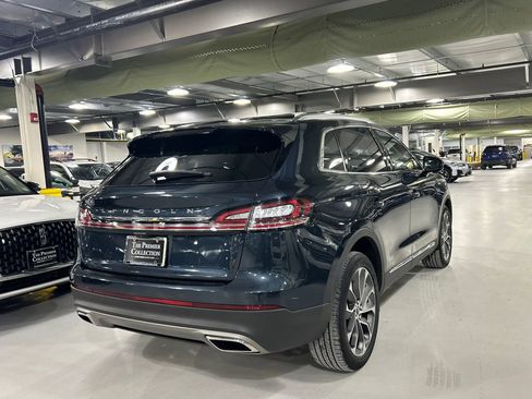 Used 2022 Lincoln Nautilus Reserve image 2