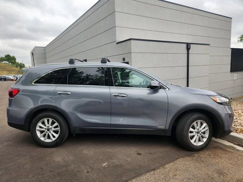 Used 2019 Kia Sorento AWD w/ LX Convenience Package image 4