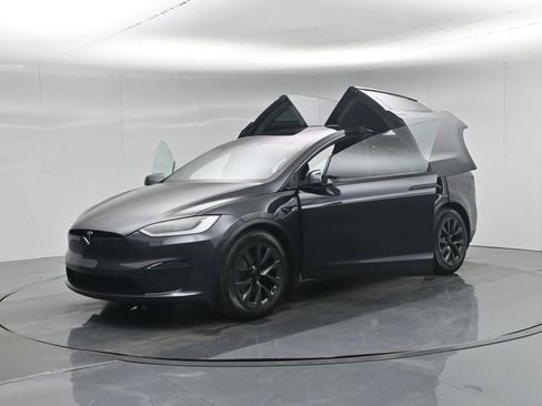Used 2024 Tesla Model X image 26