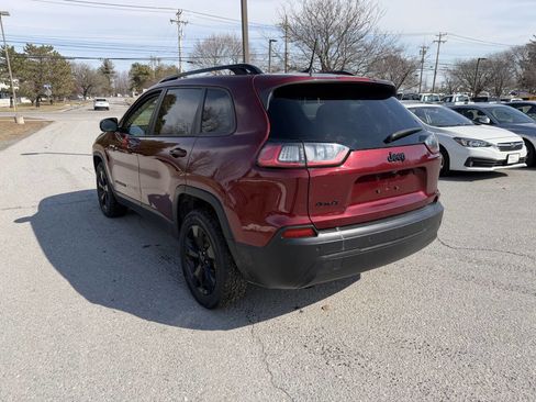 Used 2020 Jeep Cherokee Latitude Plus AWD/4WD image 3