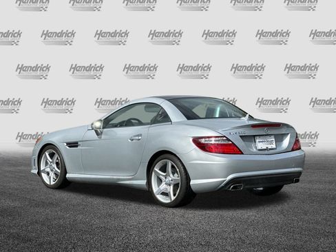 Used 2016 Mercedes-Benz SLK 300 image 7