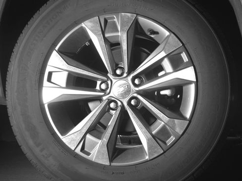 Used 2025 Chevrolet Equinox LT FWD image 15