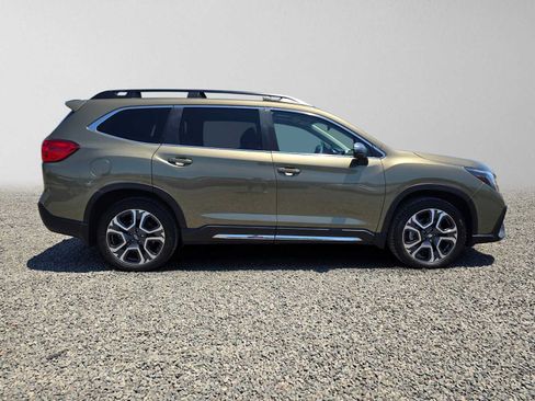 Used 2023 Subaru Ascent Limited w/ Technology Package AWD/4WD image 2