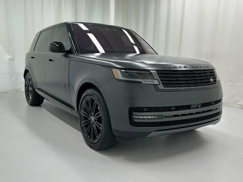 Used 2023 Land Rover Range Rover Long Wheelbase SE AWD/4WD image 1