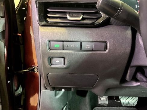 Used 2022 Nissan Sentra SV w/ All-Weather Package FWD image 17
