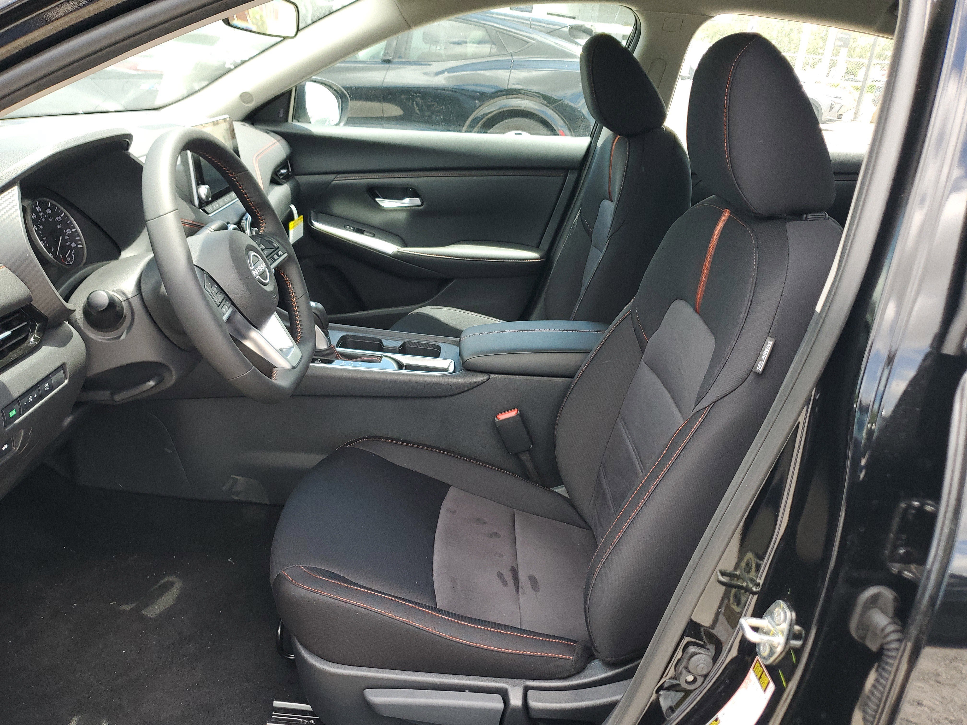 New 2025 Nissan Sentra SR w/ Midnight Edition FWD image 15