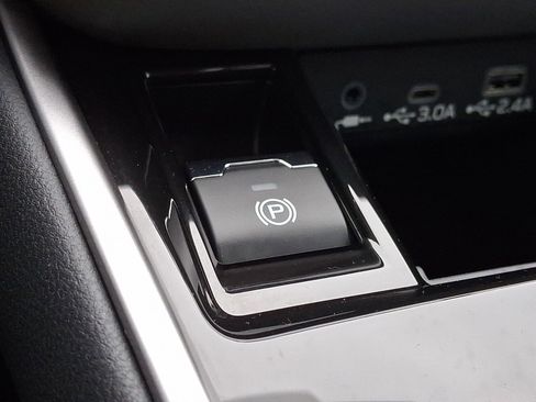 Certified 2025 Subaru Legacy Premium image 25