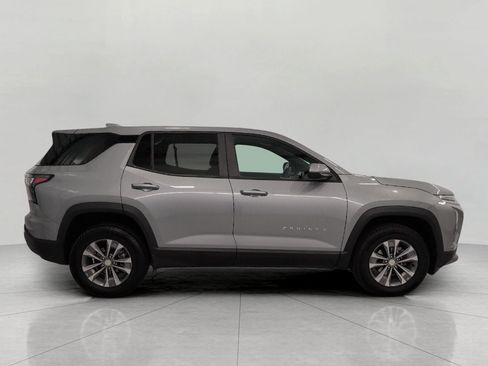 Used 2025 Chevrolet Equinox LT AWD/4WD image 11