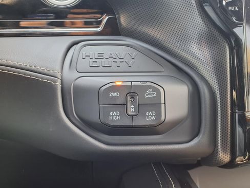 New 2026 RAM 2500 Limited AWD/4WD image 14