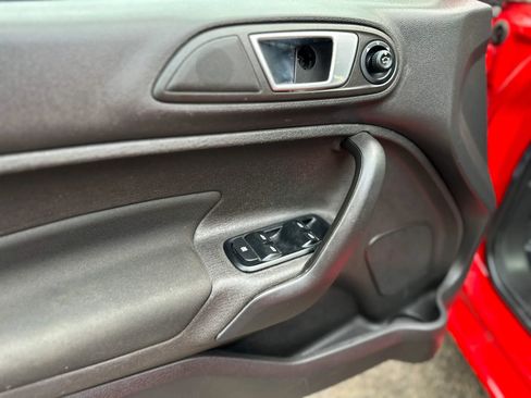 Used 2014 Ford Fiesta SE w/ Equipment Group 201A FWD image 11