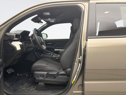 Used 2024 Toyota Tacoma TRD Sport image 11