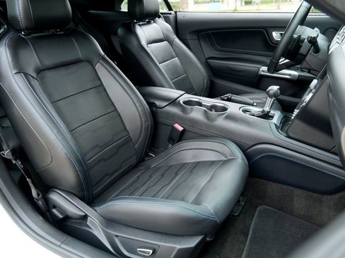 Used 2018 Ford Mustang GT Premium w/ Equipment Group 401A RWD image 8