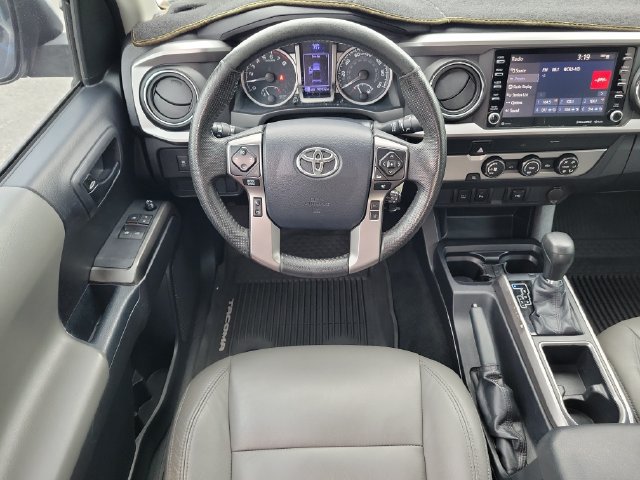 Used 2020 Toyota Tacoma SR5 RWD image 11