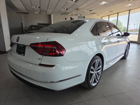 Used 2019 Volkswagen Passat 2.0T SE R-Line FWD image 7