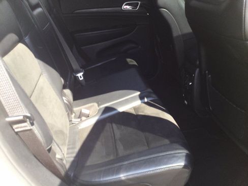 Used 2019 Jeep Grand Cherokee Altitude AWD/4WD image 23