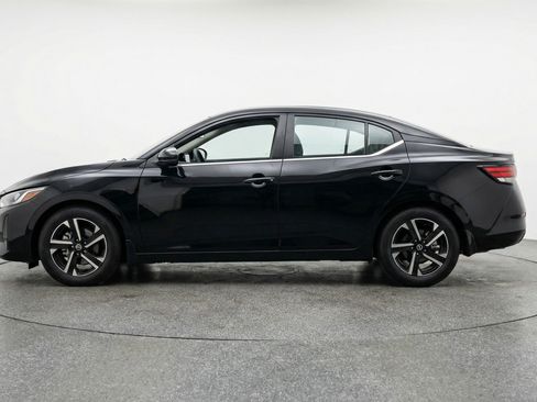 Used 2025 Nissan Sentra SV image 5