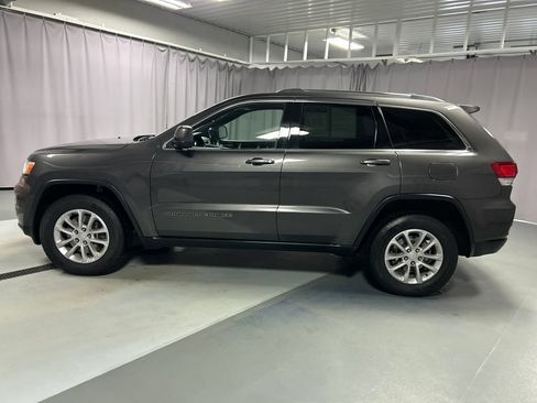 Used 2021 Jeep Grand Cherokee Laredo AWD/4WD image 4