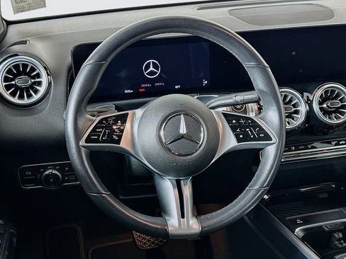 Used 2024 Mercedes-Benz GLB 250 image 18