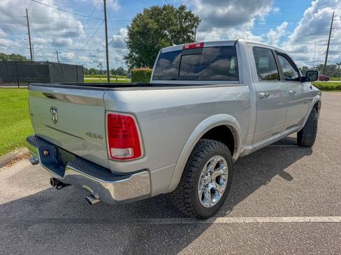 Used 2015 RAM 1500 Laramie w/ Convenience Group AWD/4WD image 3