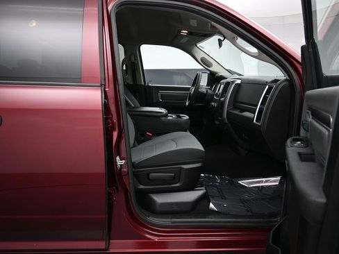 Used 2024 RAM 1500 Classic SLT AWD/4WD image 25