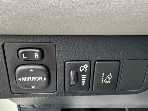 Used 2017 Toyota RAV4 Limited w/ Advanced Technology Package image 30