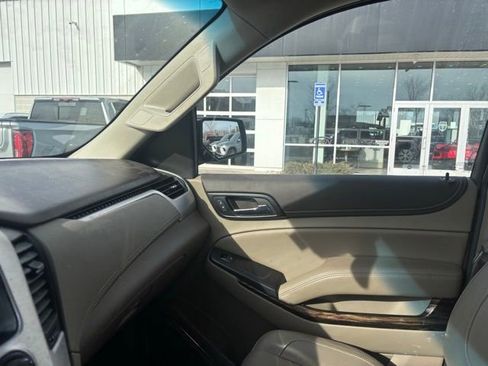 Used 2019 GMC Yukon SLT w/ HD Trailering Package image 13