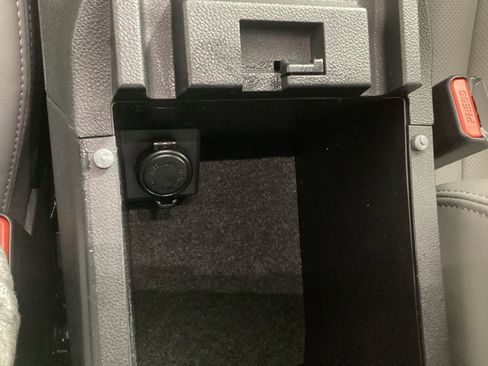 Used 2022 Subaru Legacy Limited w/ Popular Package #3 image 31