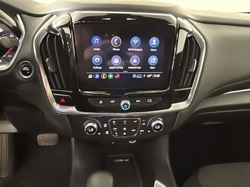 Used 2022 Chevrolet Traverse LT FWD image 27