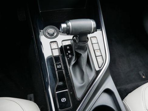 Certified 2023 Kia Niro EX image 24