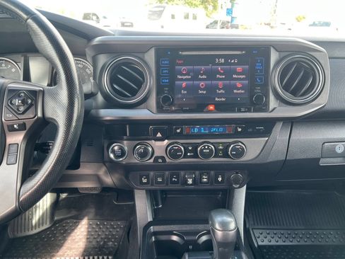 Used 2019 Toyota Tacoma TRD Off-Road AWD/4WD image 21