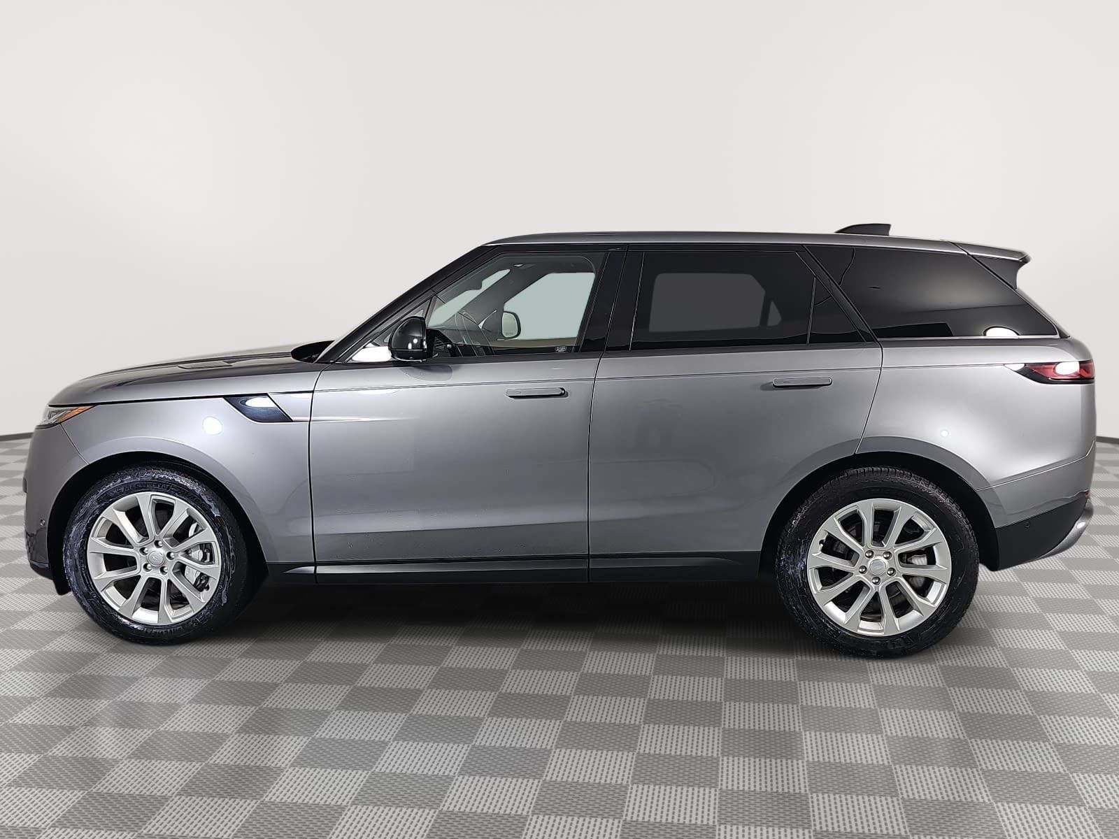Used 2023 Land Rover Range Rover Sport SE AWD/4WD image 5