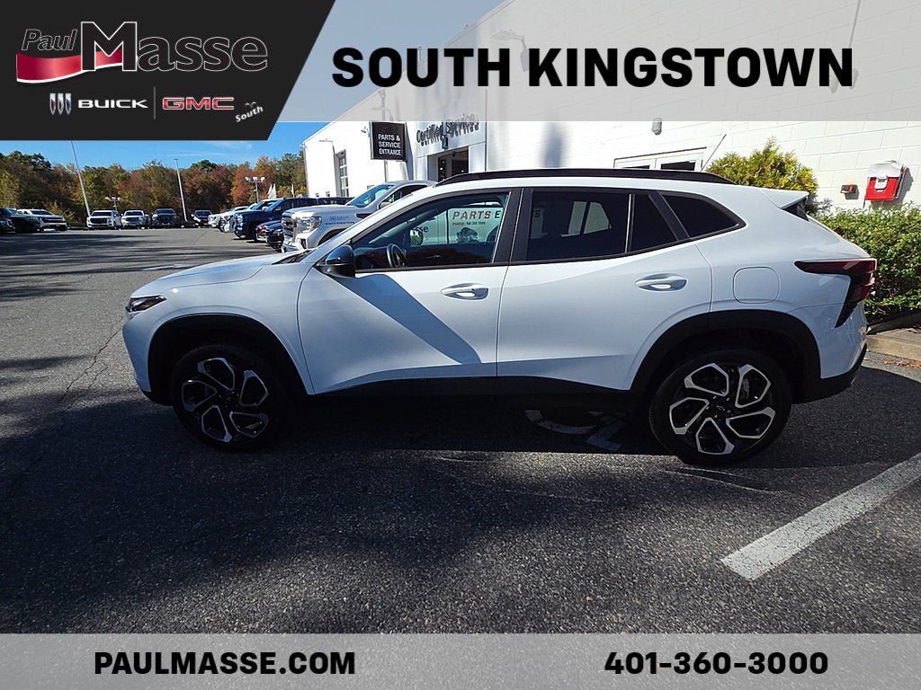 Used 2024 Chevrolet Trax RS w/ Sunroof Package FWD image 8