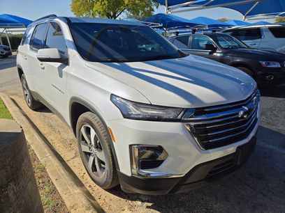 Used 2023 Chevrolet Traverse LT w/ LT Premium Package