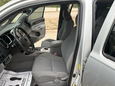 Used 2010 Toyota Tacoma PreRunner RWD image 21