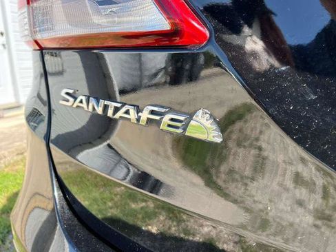 Used 2018 Hyundai Santa Fe SE FWD image 11