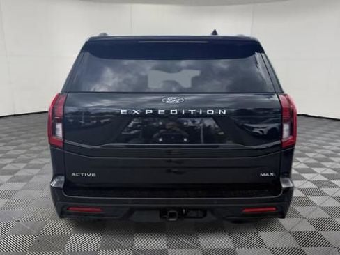 Used 2025 Ford Expedition Max Active AWD/4WD image 4