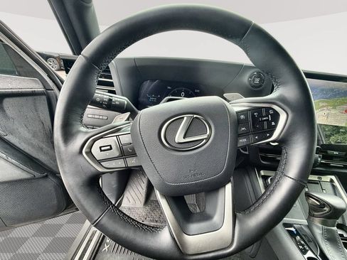 Used 2024 Lexus GX 550 w/ Accessory Package (Z1) AWD/4WD image 11