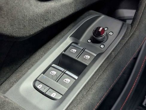Used 2023 Lamborghini Urus Performante AWD/4WD image 18