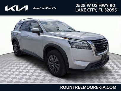 Used 2024 Nissan Pathfinder SV