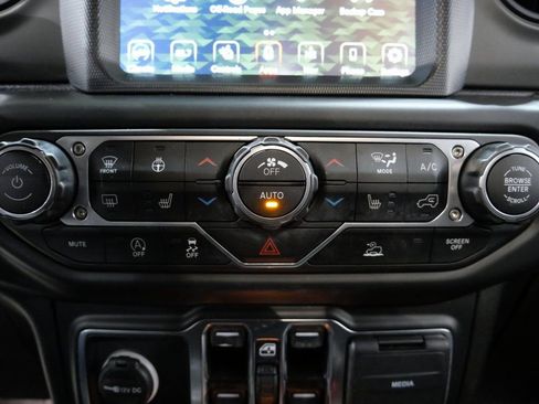 Used 2022 Jeep Wrangler Unlimited Sport image 20